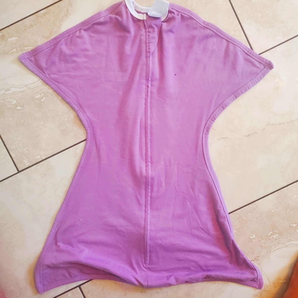 Zipadee Zip Swaddle (size small 12 to 19lbs)